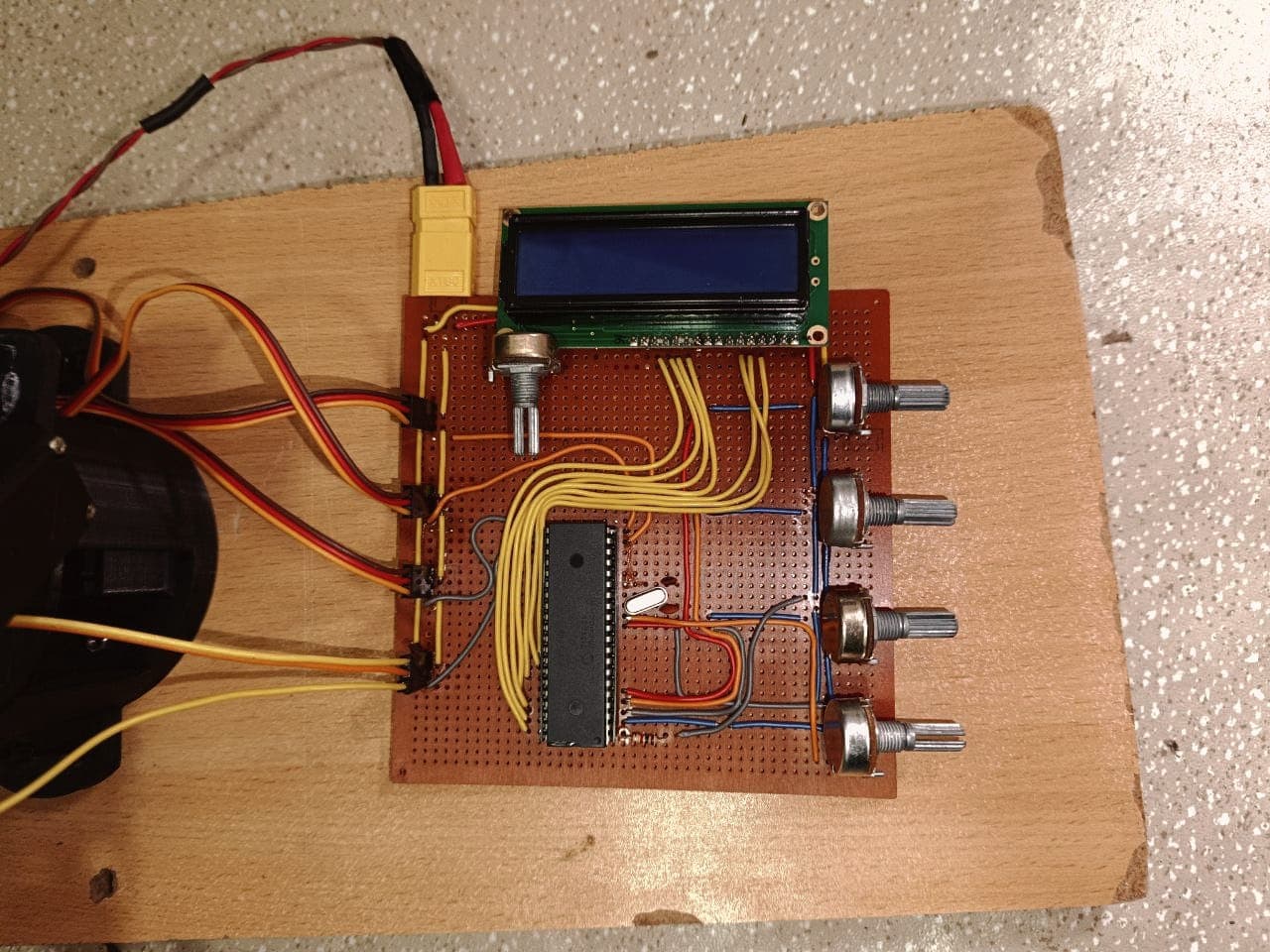 Hand-wired schematic on a Partinax prototyping board